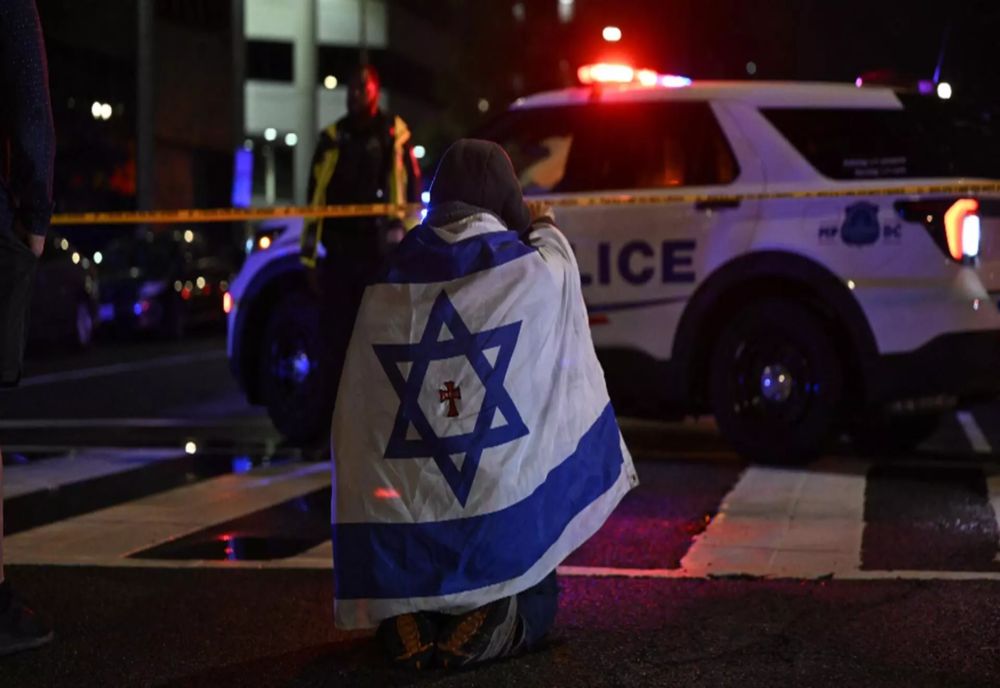 INCIDENT ARMAT GRAV ÎN SUA! DOI ANGAJAȚI AI AMBASADEI ISRAELIENE, UCIȘI ÎN FAȚA MUZEULUI EVREIESC DIN WASHINGTON DC